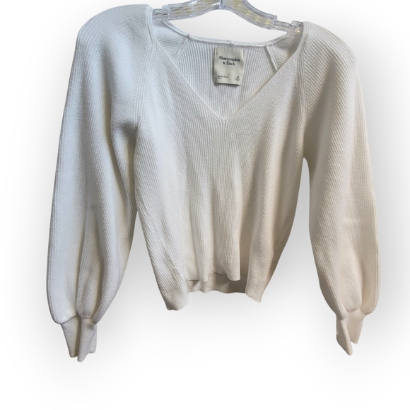 Abercrombie & Fitch Women's Cream V-Neck Sweater - Picture 1 of 5